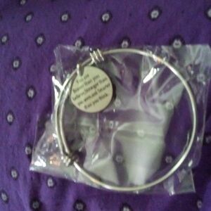 Bracelet NWOT